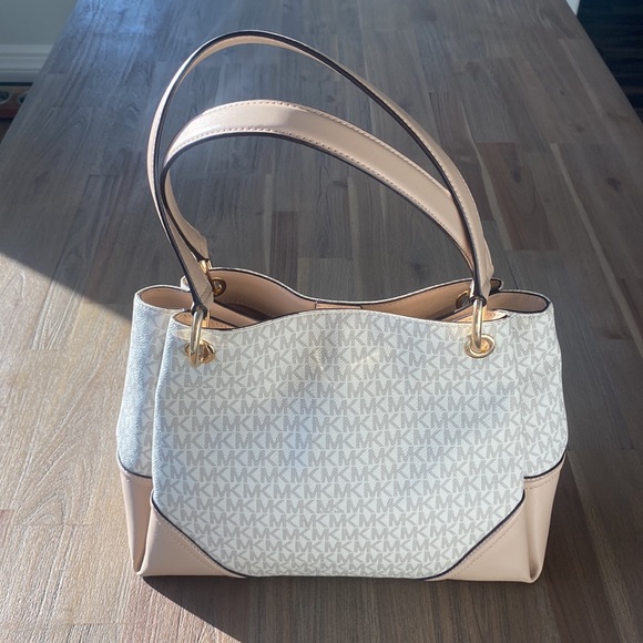 Michael Kors Nicole Large Tote, Previously Owned - Picture 6 of 14